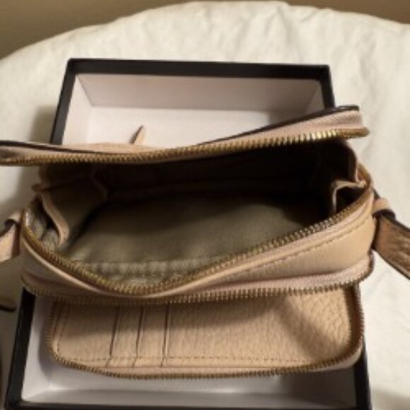 GILI Leather Purse - NEW in Box! - Picture 4 of 8